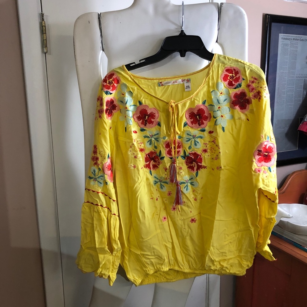 Chelsea & Violet CV sunny yellow peasant top